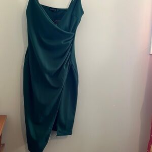 Pretty little thing 
Emerald green dress 
With tags 
Size 16 _ xL